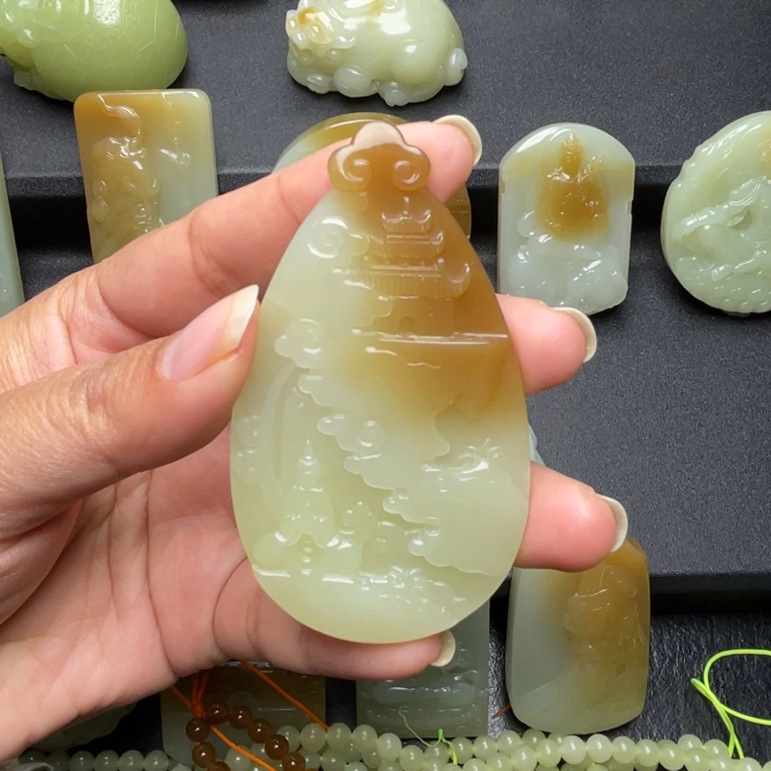 和田玉（糖玉）未镶嵌颈饰