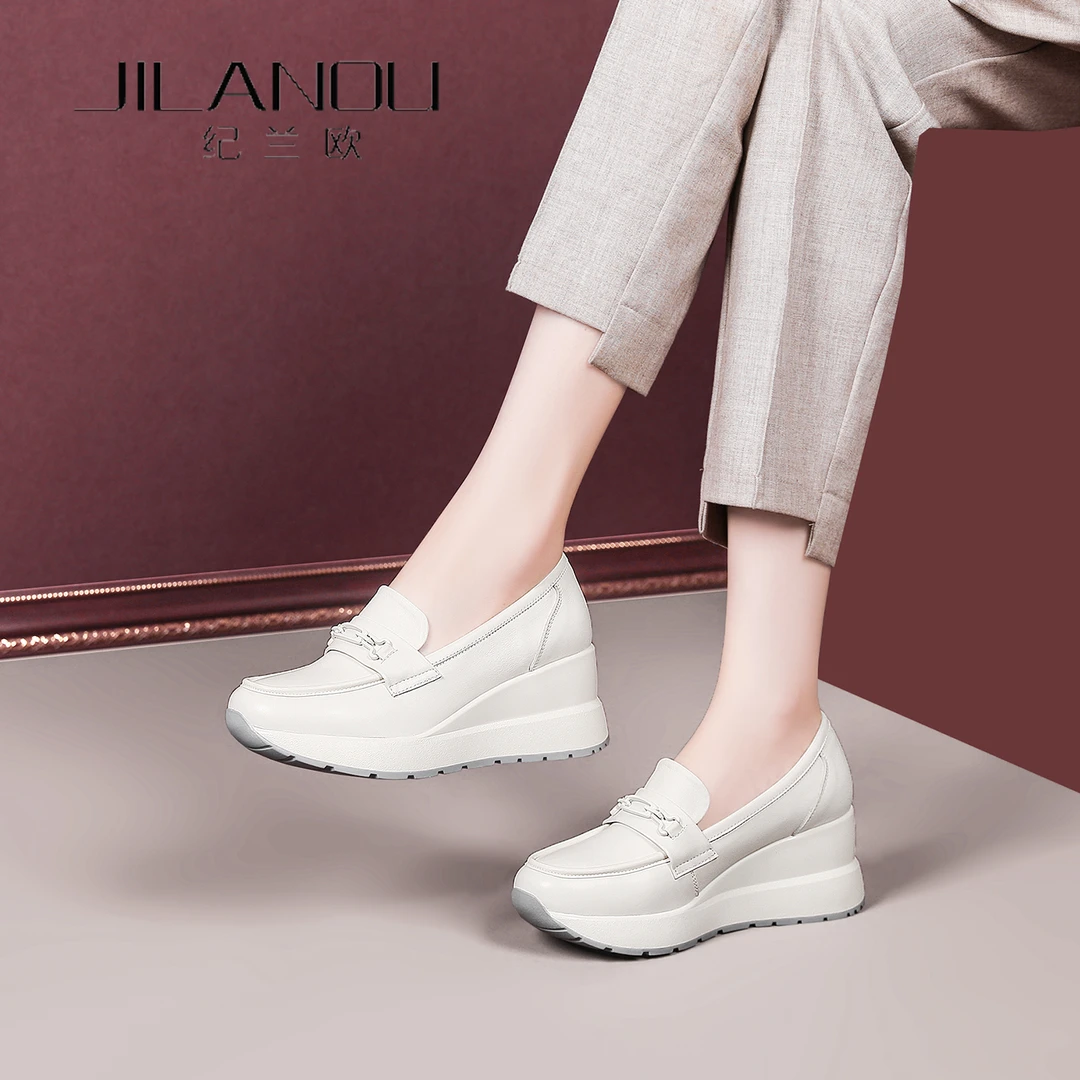 厚底真皮乐福鞋女2025秋新款坡跟妈妈女鞋软底不累脚增高休闲单鞋