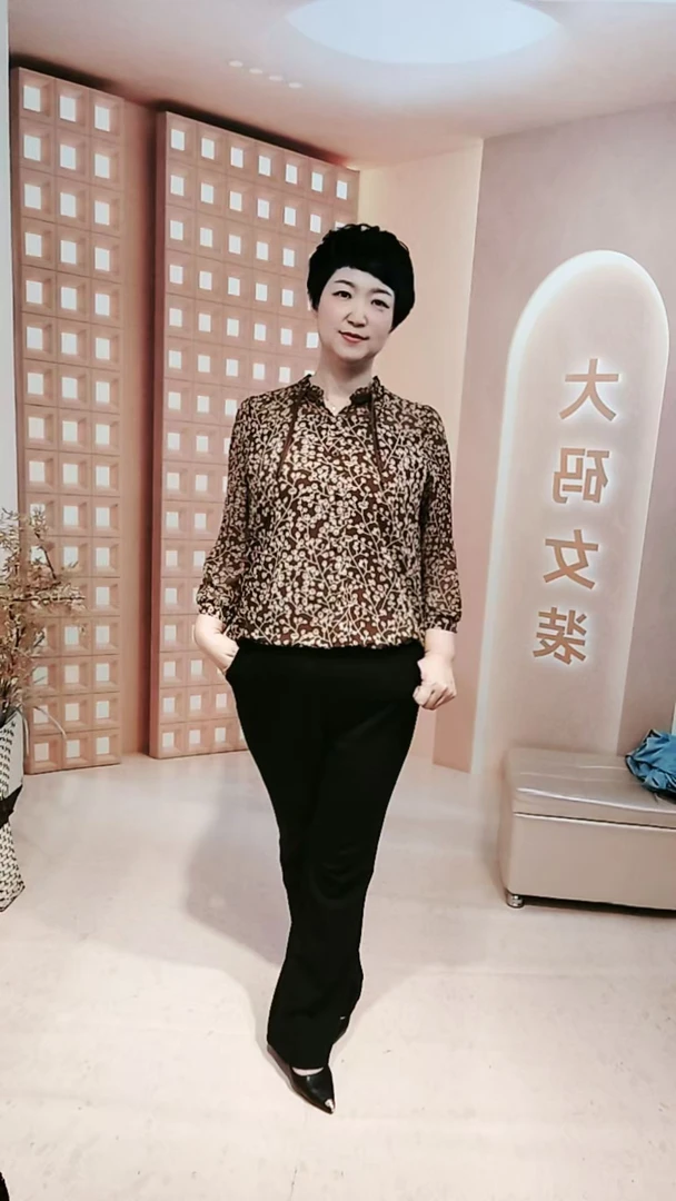 619春夏季八分袖小碎花衬衫显瘦气质衬衣长袖洋气时尚印花女士
