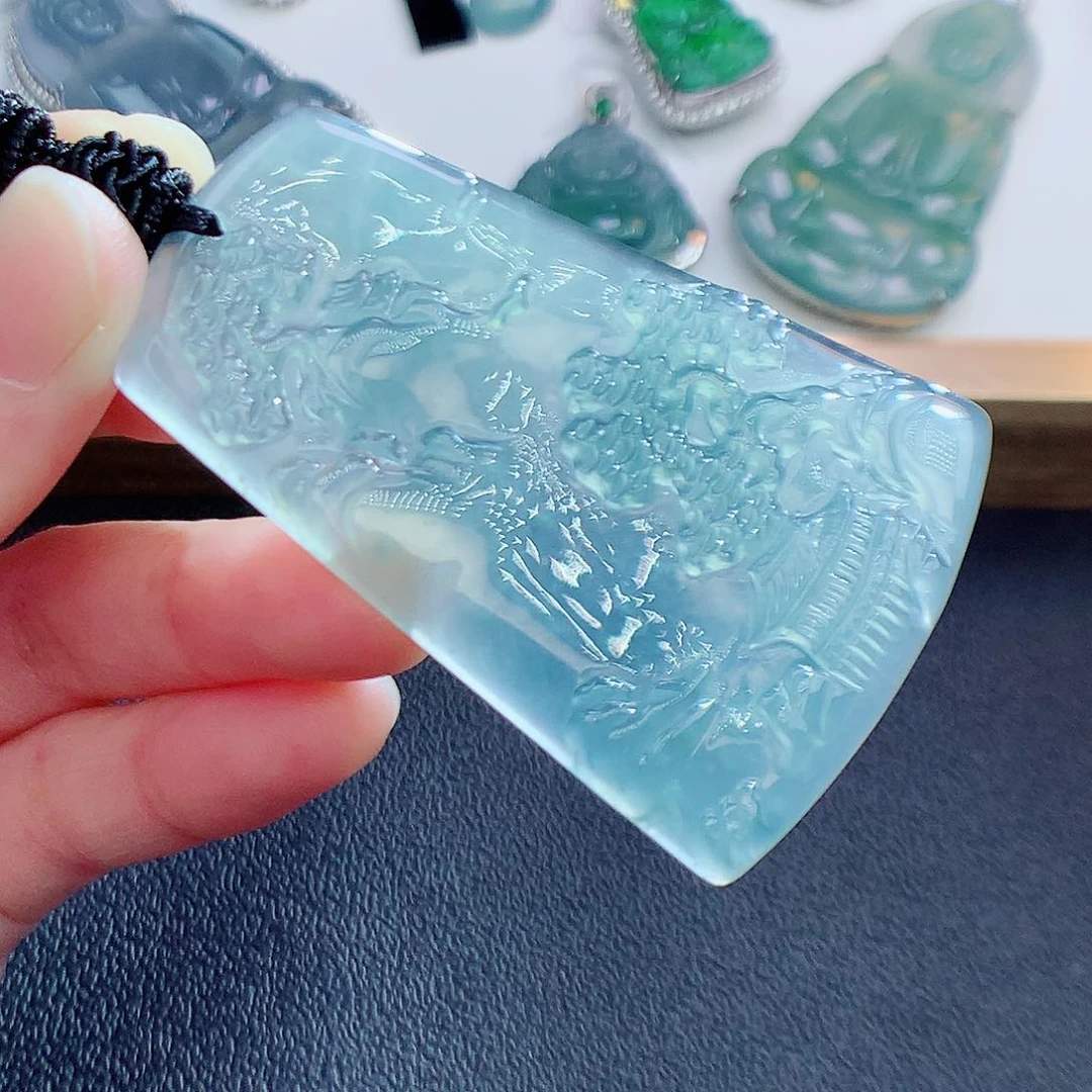 翡翠颈饰未镶嵌翡翠