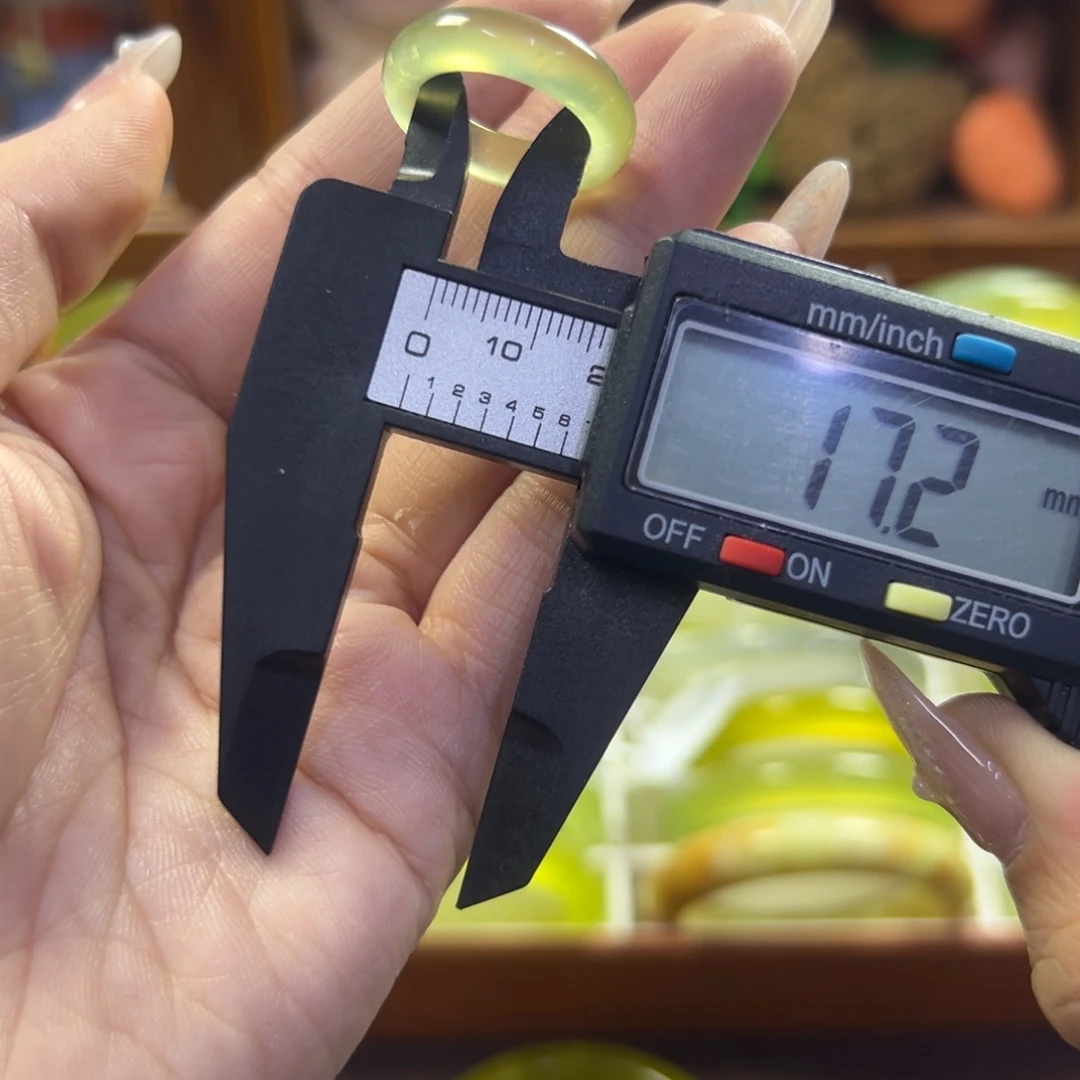 蛇纹石玉未镶嵌手镯171