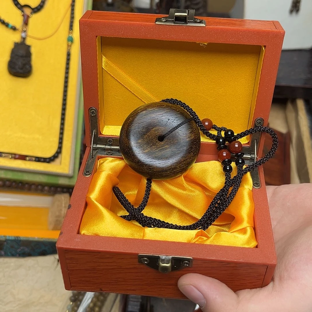 大叶紫檀（黑酸枝木类）