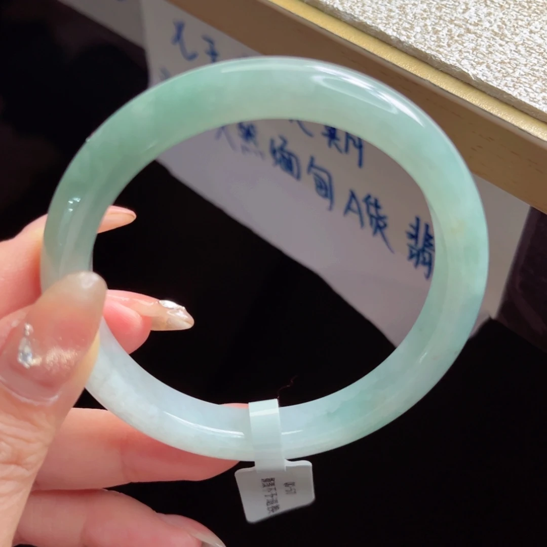 翡翠未镶嵌手镯手镯