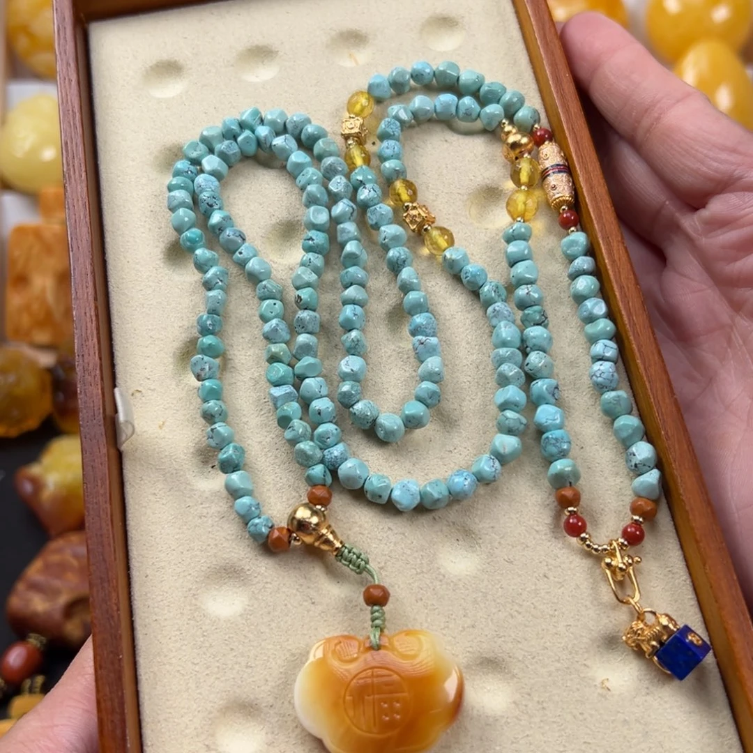 J****绿松石未镶嵌颈饰绿松