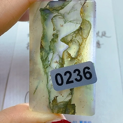 未镶嵌颈饰玛瑙/玉髓强*