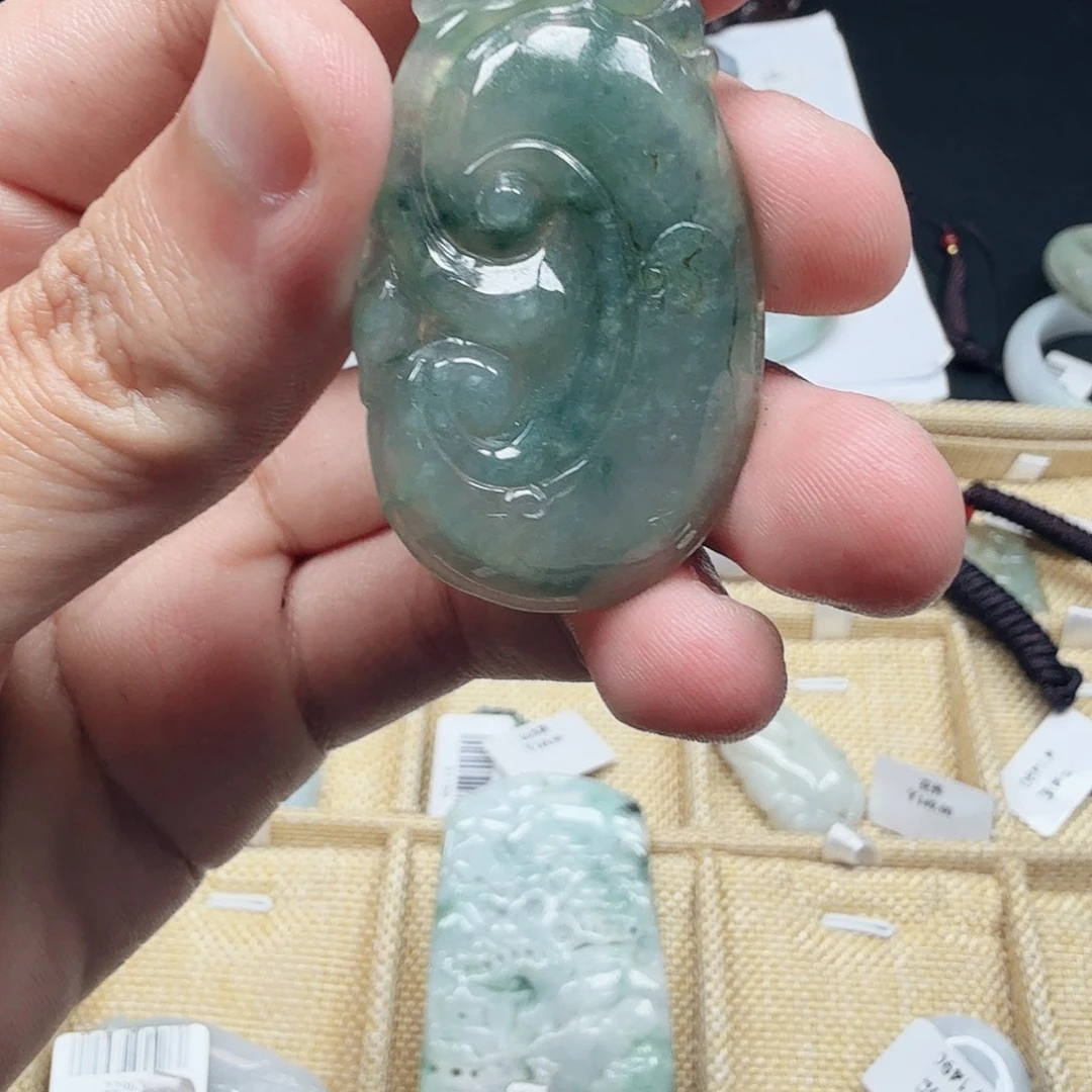 翡翠未镶嵌颈饰翡翠