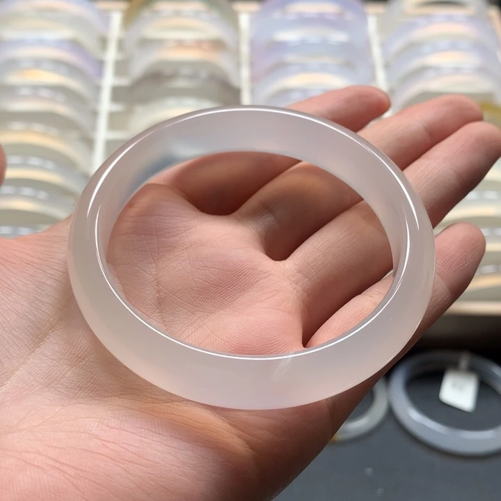 手镯玛瑙/玉髓未镶嵌再****年扣手介意勿拍