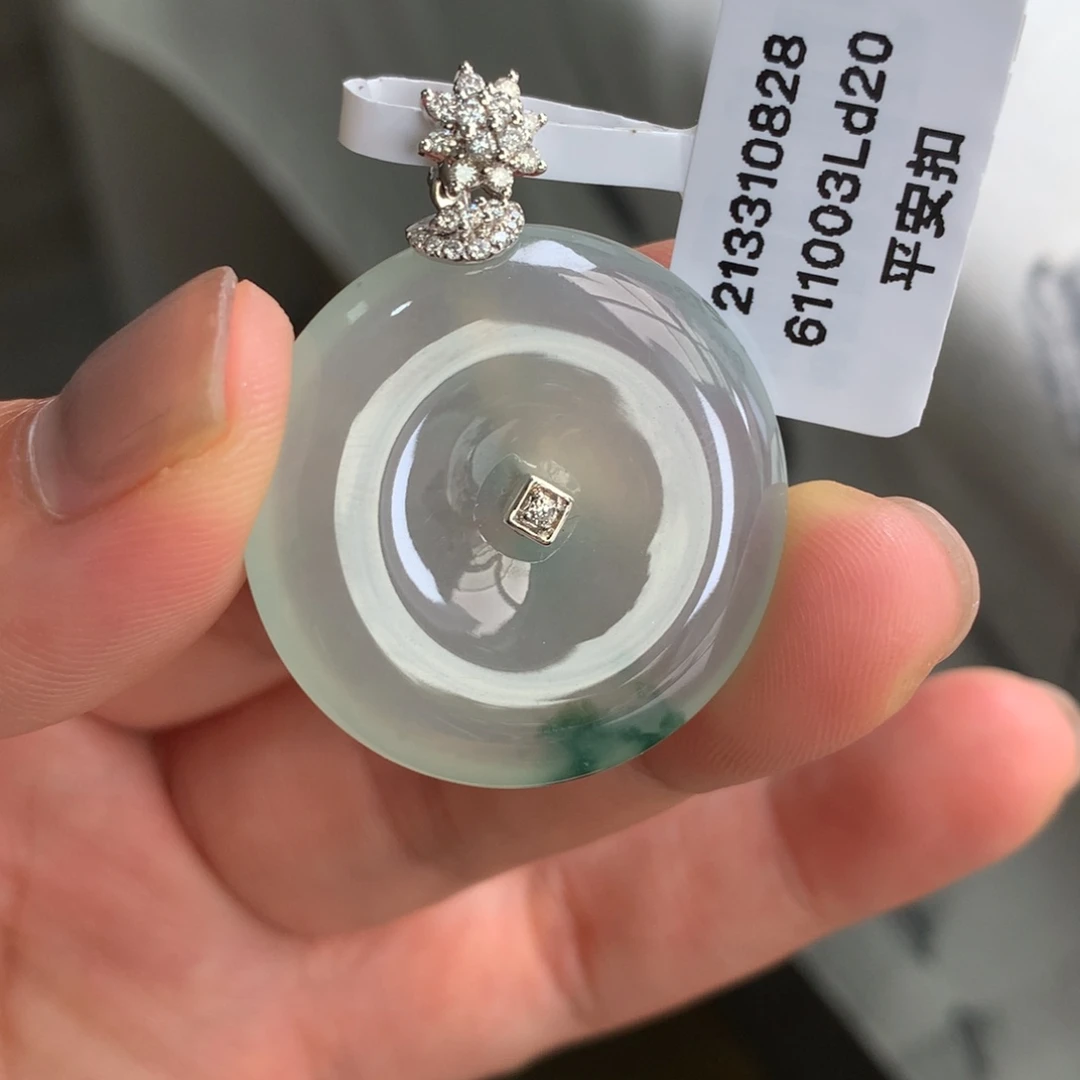 翡翠未镶嵌颈饰冰胶飘花平安扣【买断价8075】