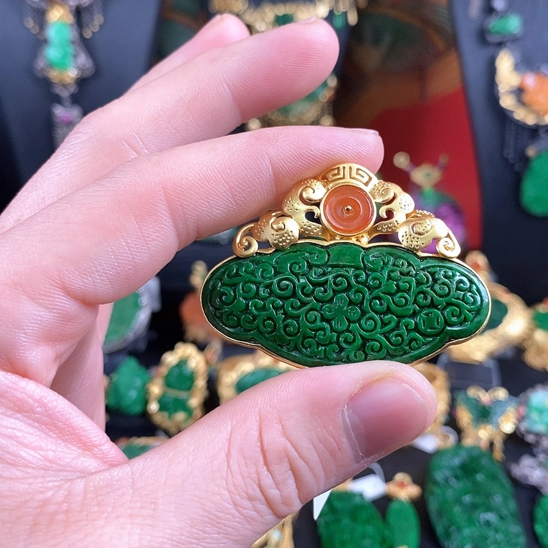 翡翠未镶嵌吊坠(赠链)吊坠