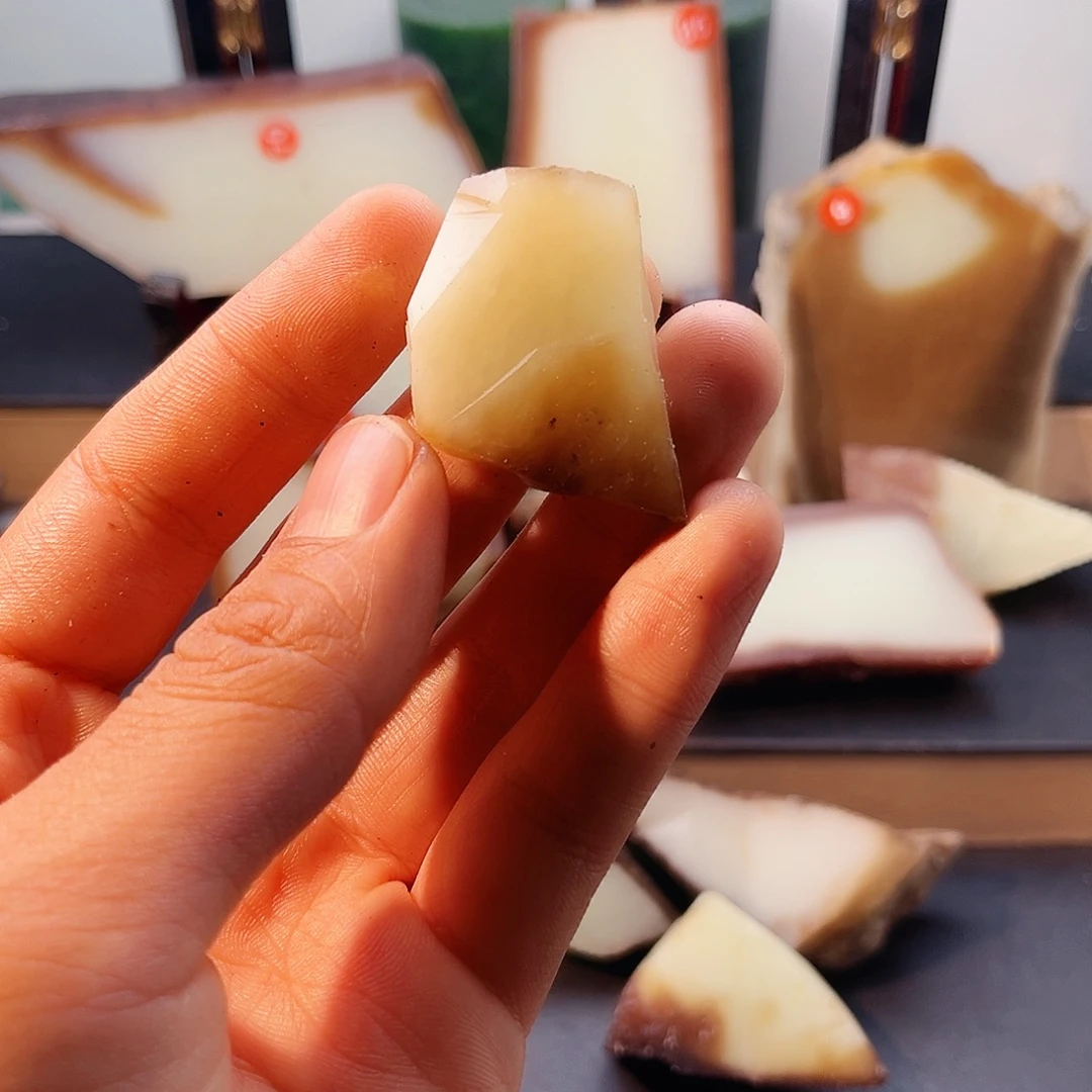 和田玉（糖玉）未镶嵌颈饰