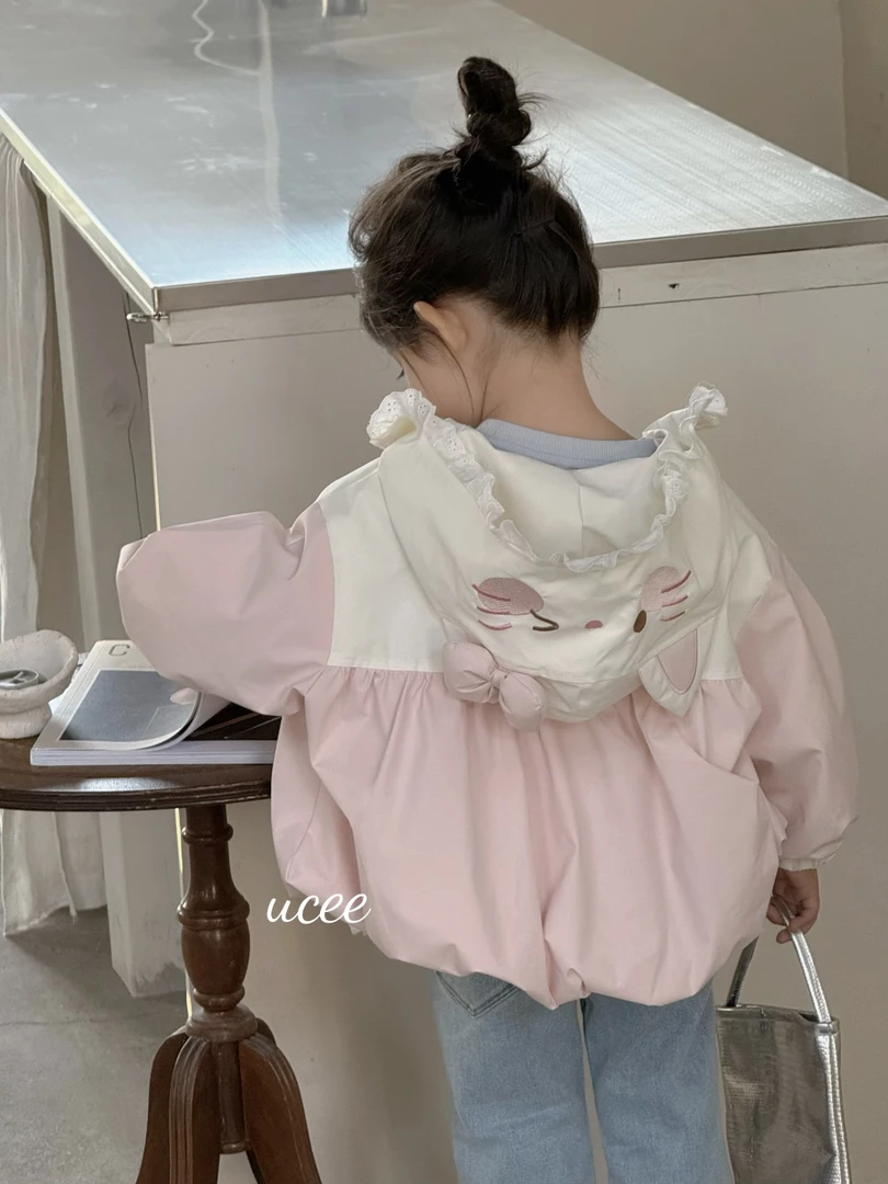 粉色KT猫卡通外套冲锋衣可爱外套外出服女宝宝洋气秋装