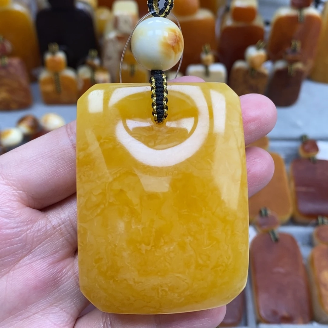 蜜蜡未镶嵌珠宝奇石