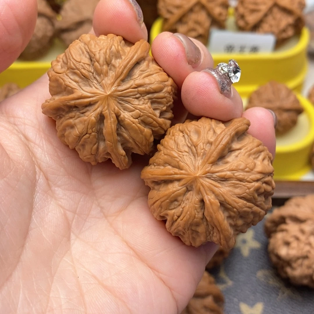 文玩核桃把件37尺雨花石奔