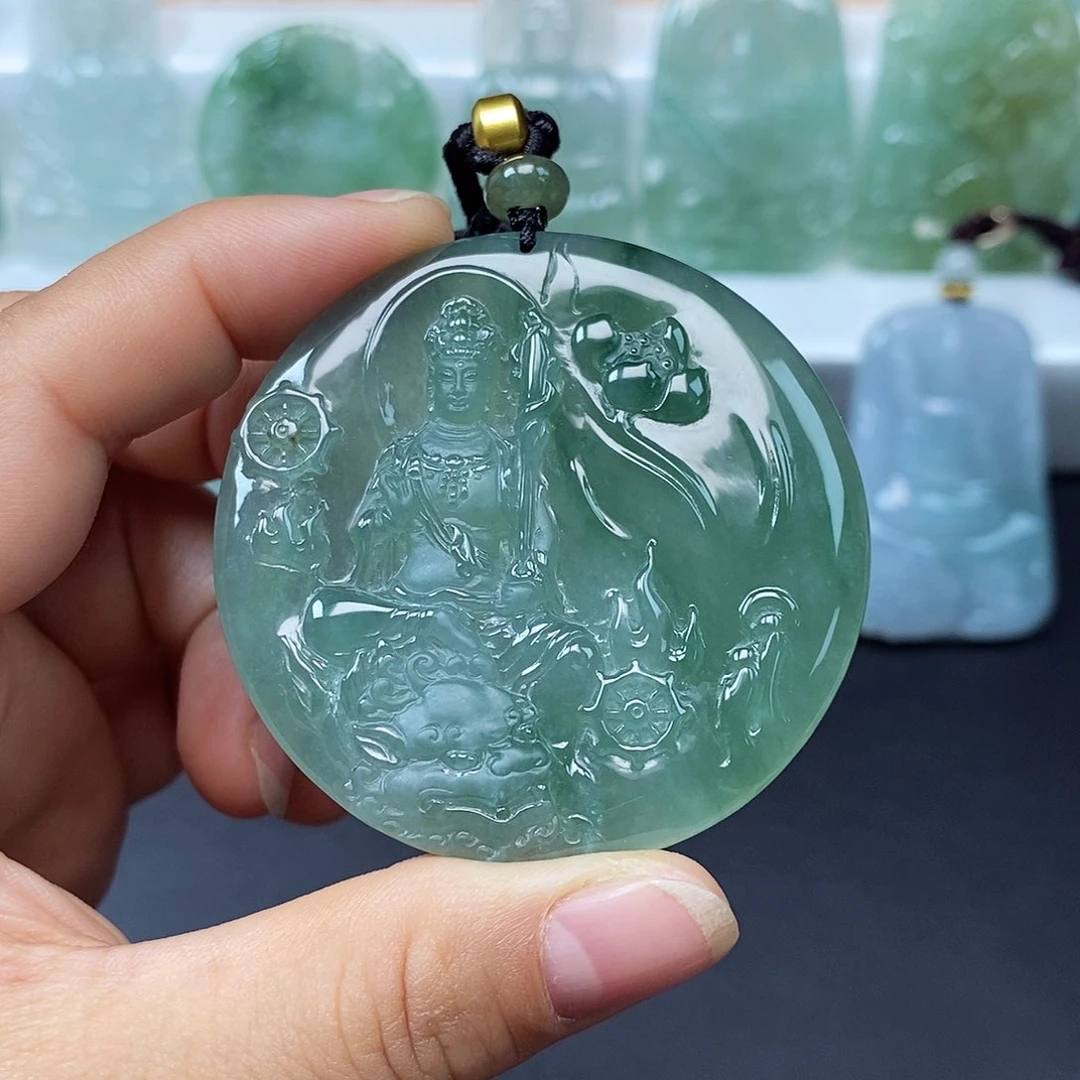 翡翠颈饰未镶嵌?****?翡翠