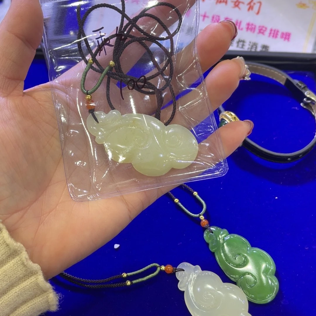 和田玉颈饰未镶嵌?****^