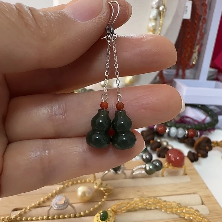 和田玉银S925镶嵌耳饰葫芦耳饰正常结构