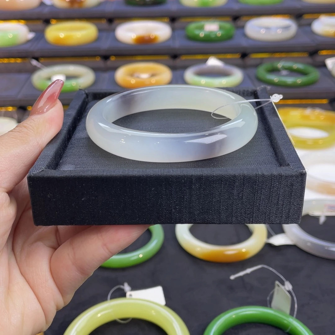 未镶嵌手镯和田玉贵妃白加紫手镯5556