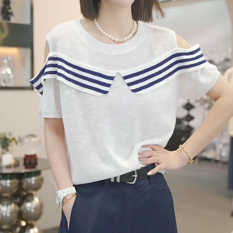 【条纹点缀】2025爆款时尚针织设计师百搭显瘦上衣白色圆领女款