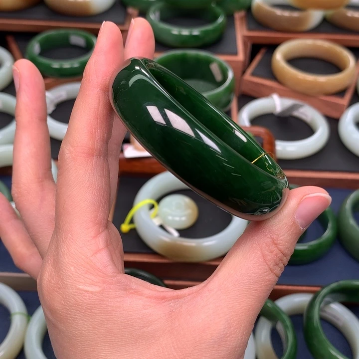 和田玉（碧玉）手镯54圈口未镶嵌