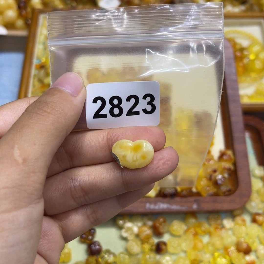 未镶嵌琥珀珠宝奇石妖*