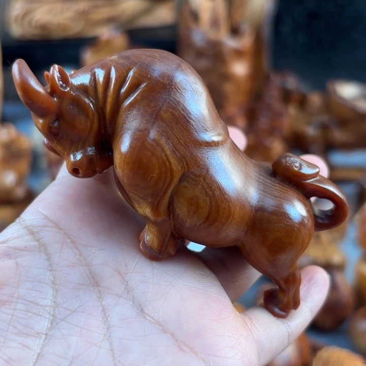 L***师太行崖柏手把件的设计和制作