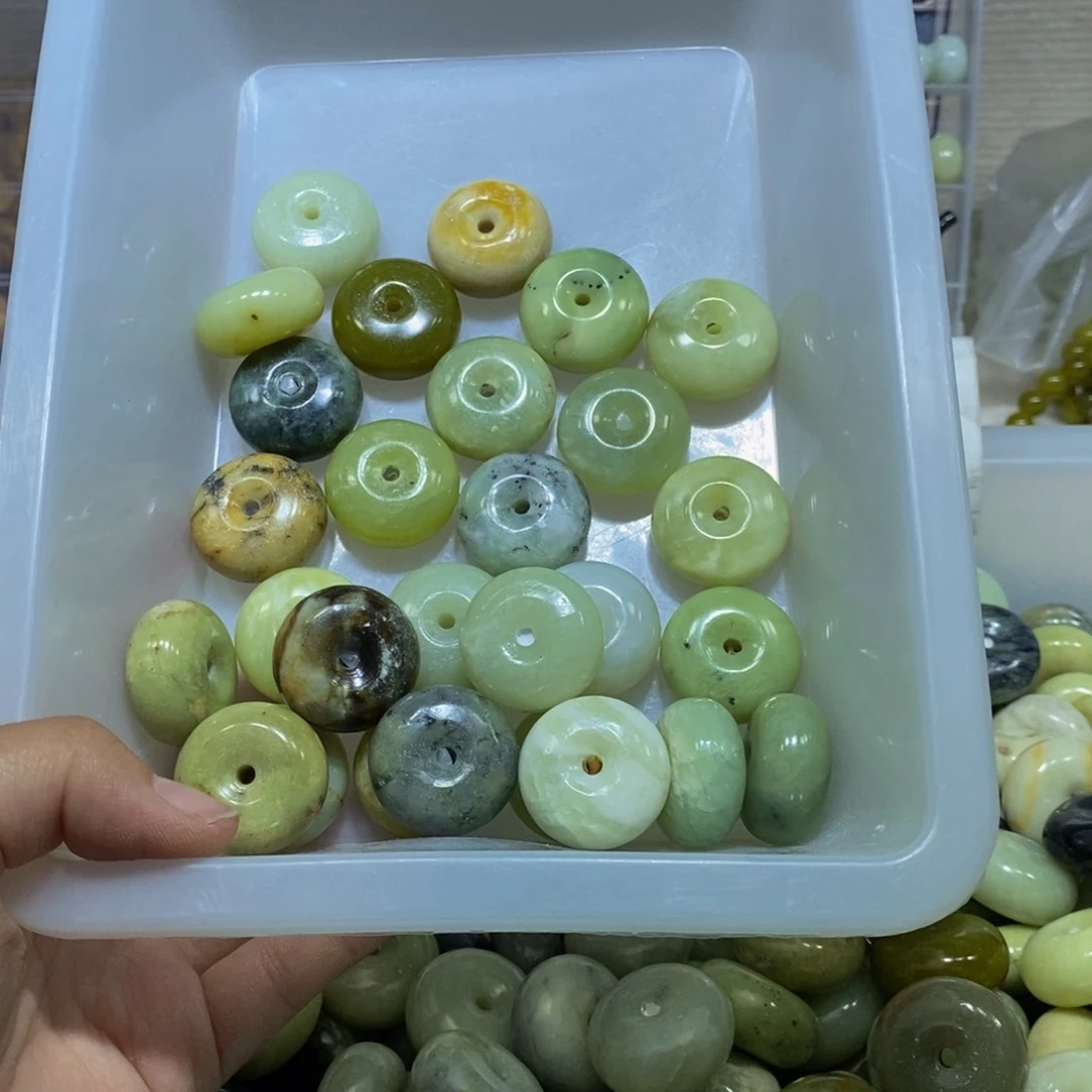 蛇纹石玉未镶嵌颈饰13