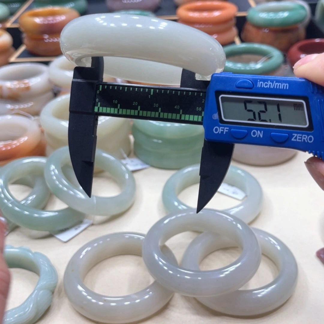 石英岩玉手镯未镶嵌