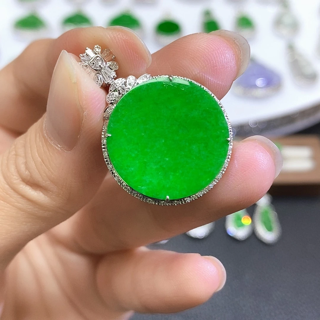 翡翠18K金镶嵌吊坠(不含链)