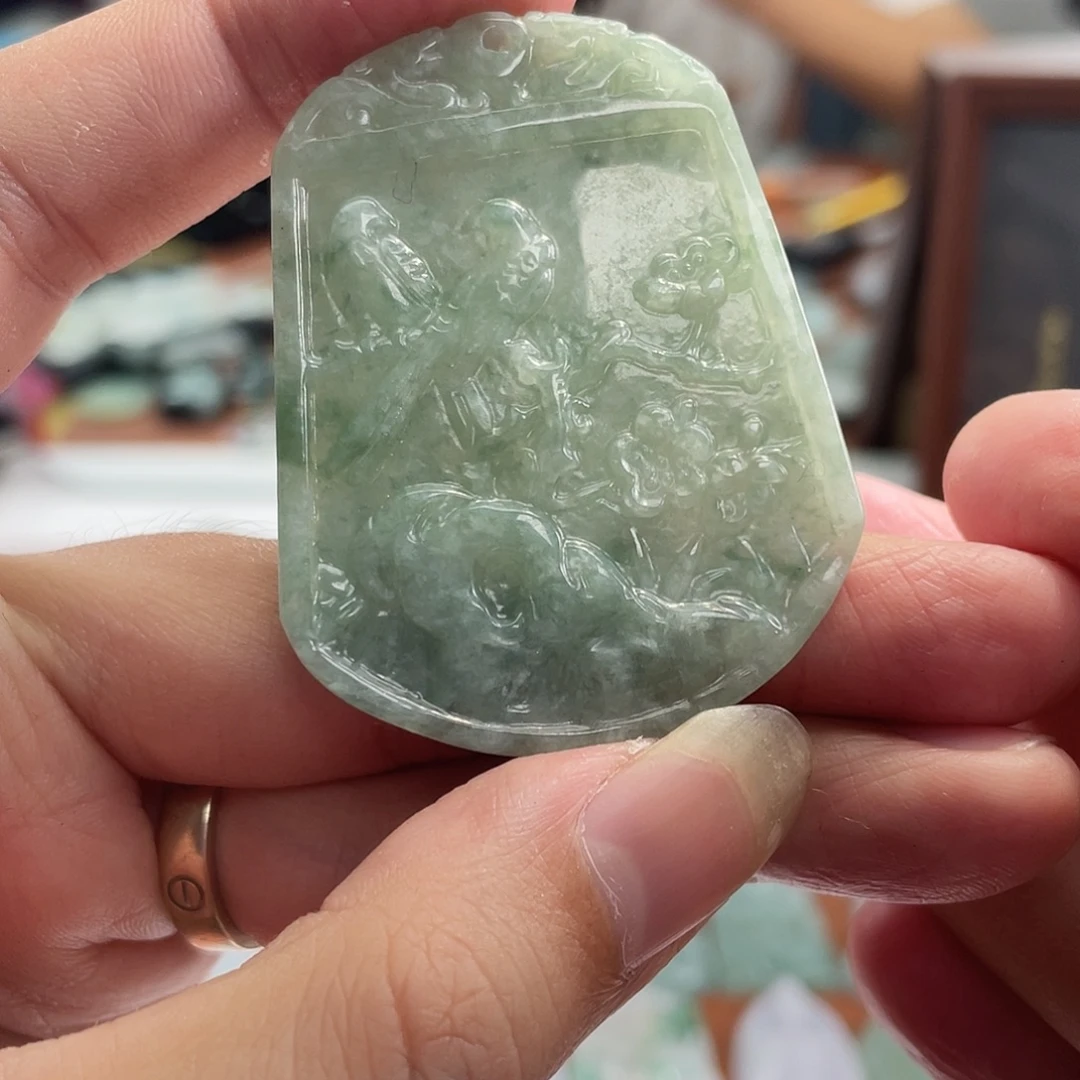 翡翠未镶嵌颈饰翡翠