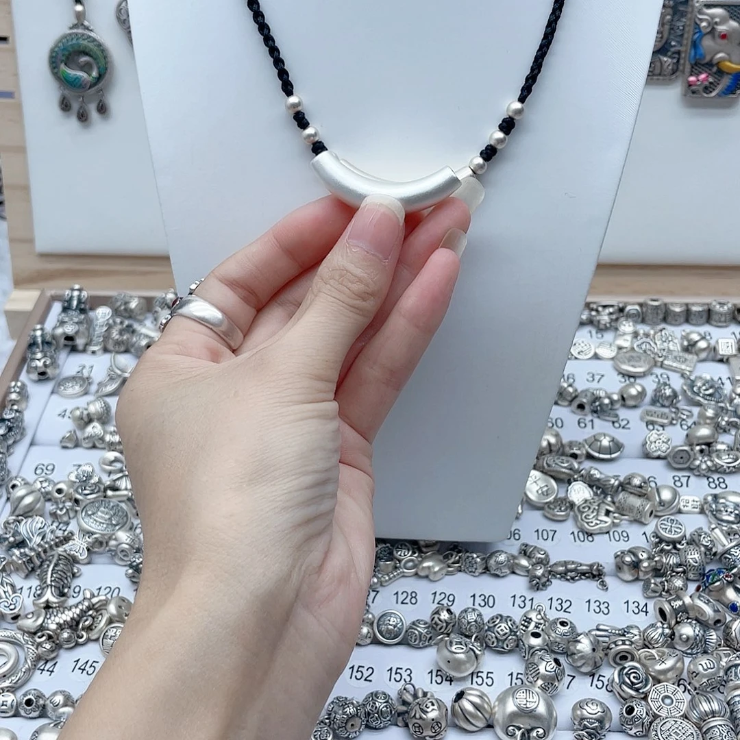 皮吊坠足银光面月牙弯管足银吊坠