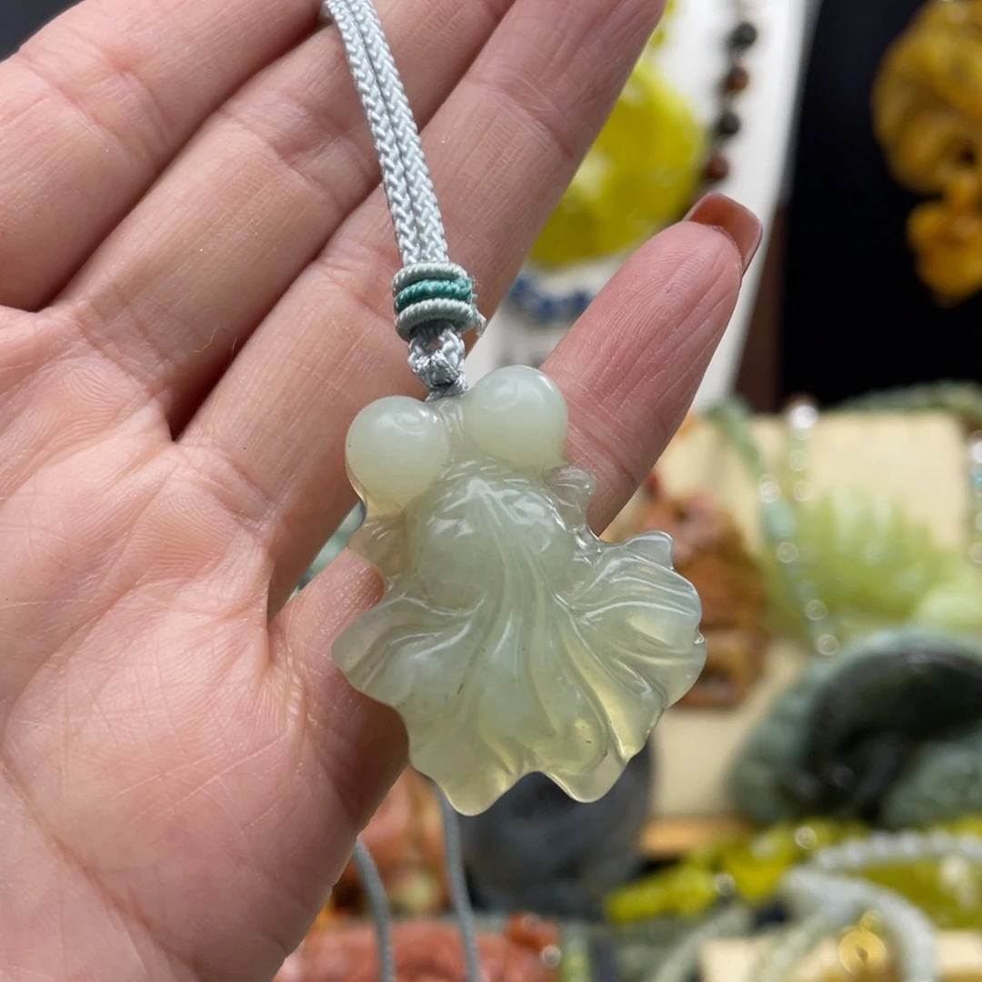 未镶嵌蛇纹石玉颈饰