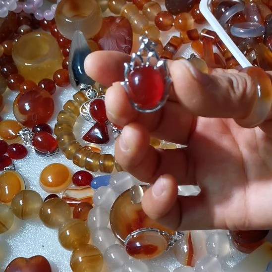 貓***兒玛瑙/玉髓未镶嵌北红玛瑙