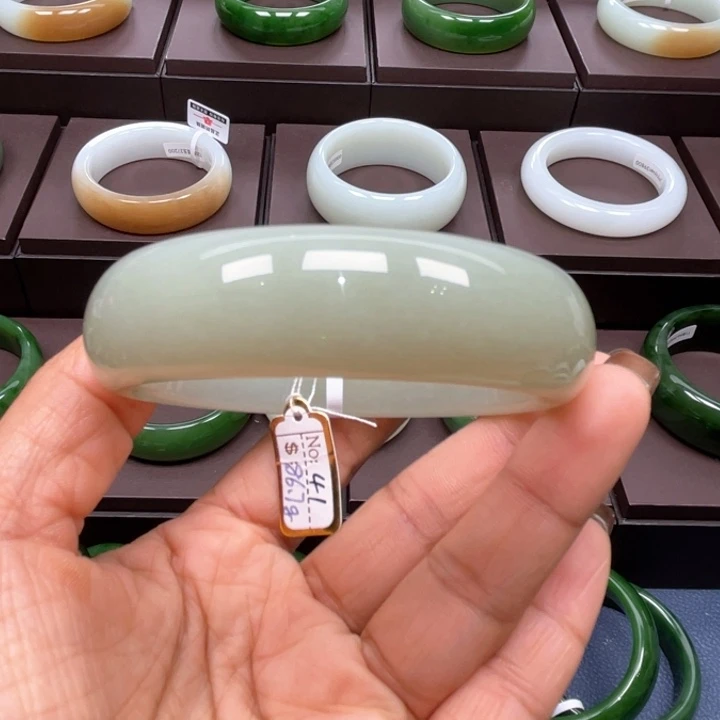 和田玉未镶嵌手镯61/62