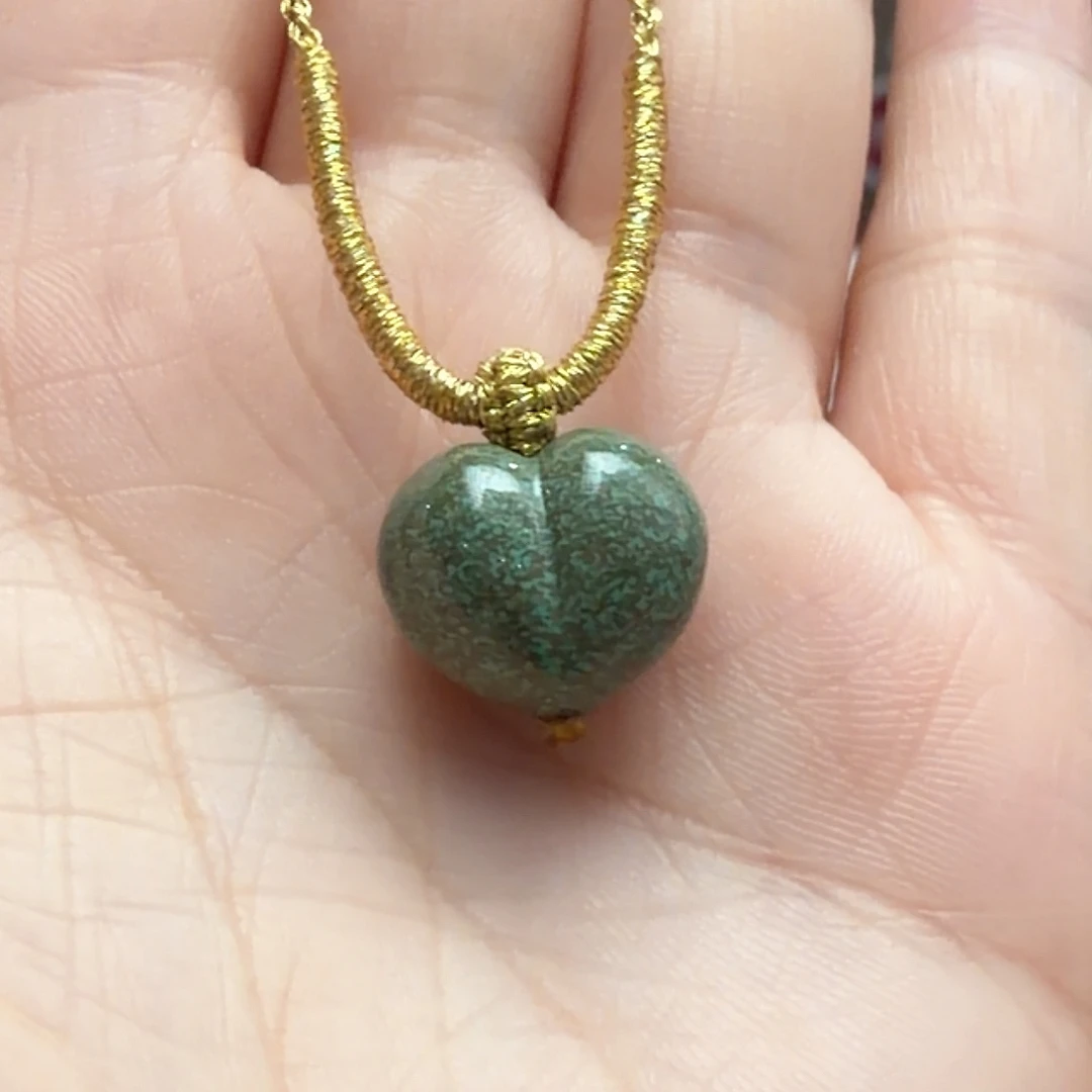 绿松石未镶嵌颈饰