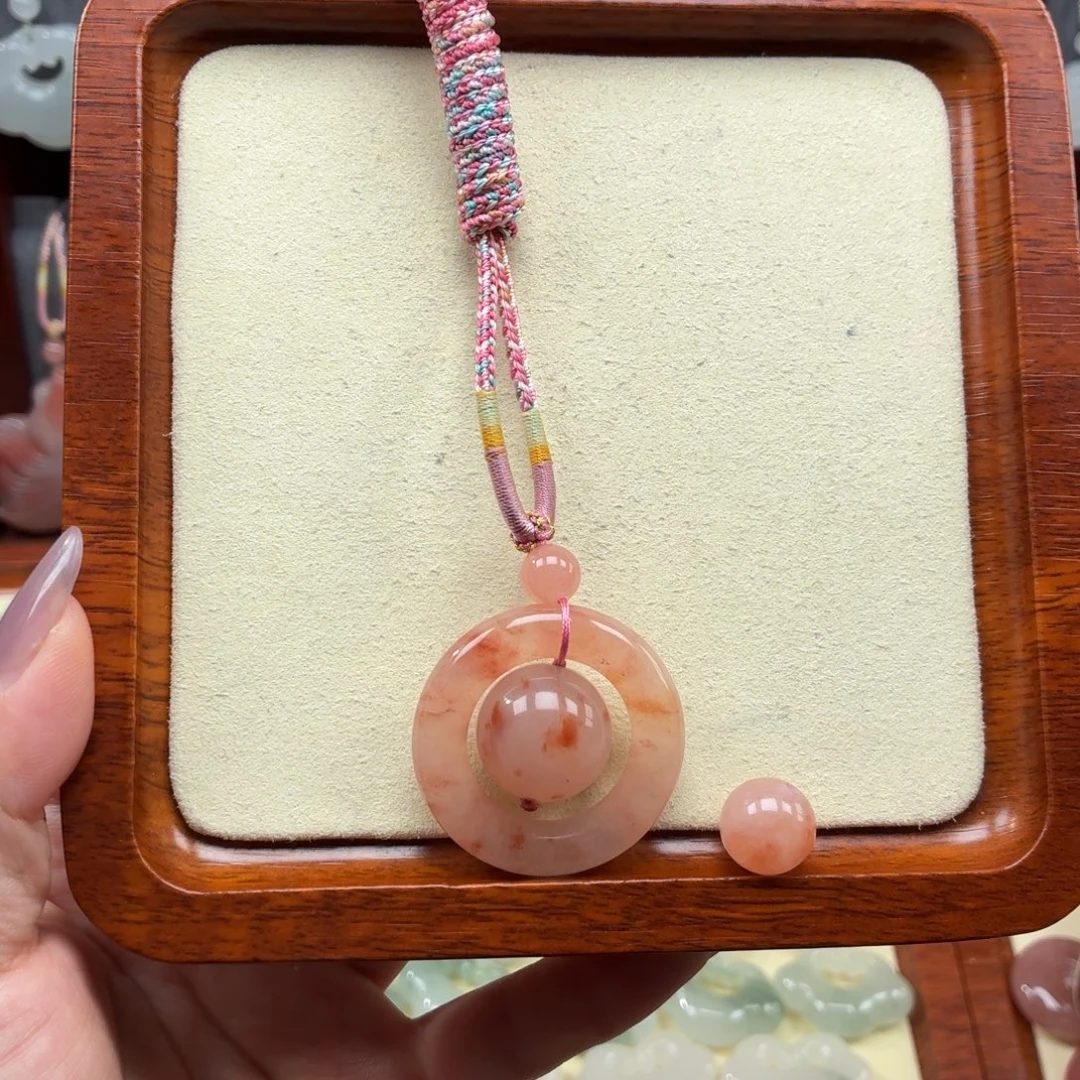 石英质玉未镶嵌颈饰