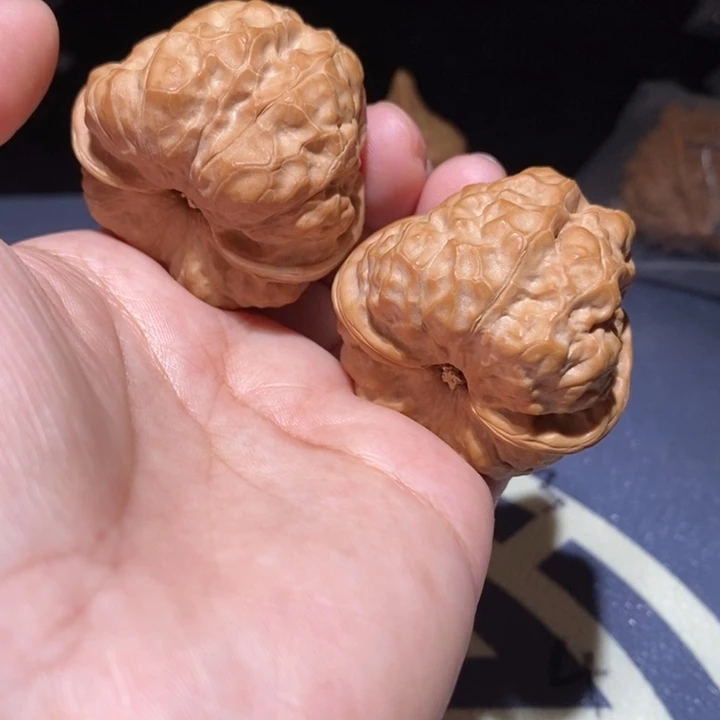 文玩核桃吊坠41×43蛤蟆头