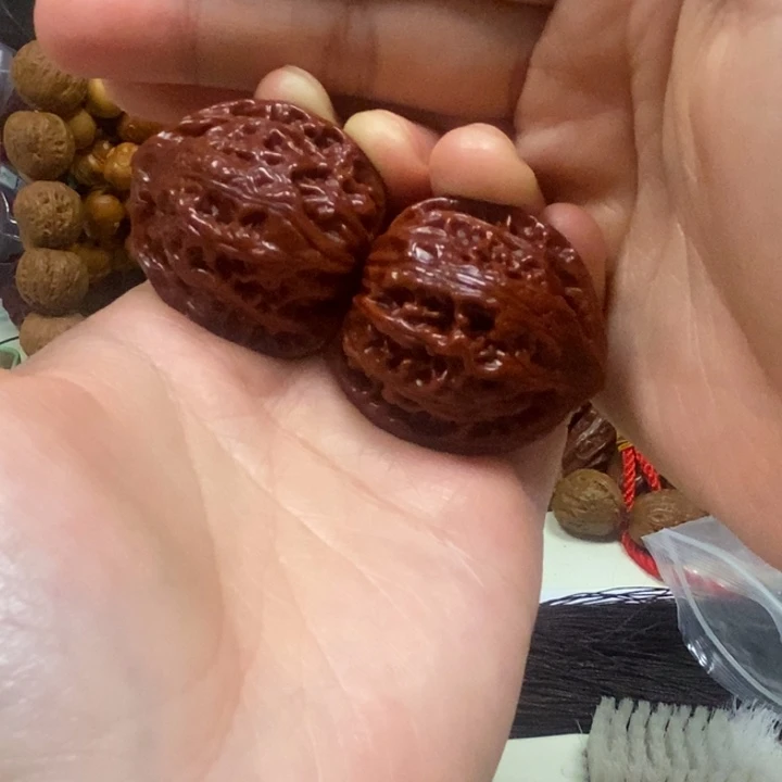 磊***磊文玩核桃吊坠小野生