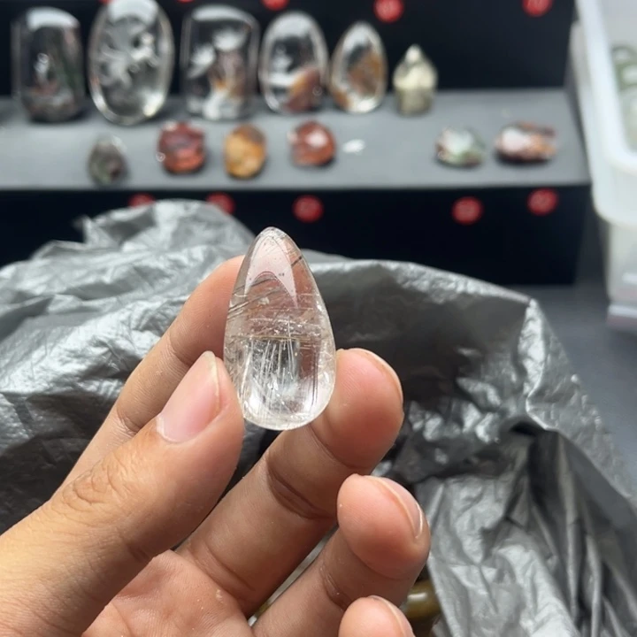 未镶嵌吊坠(赠链)水晶大**子