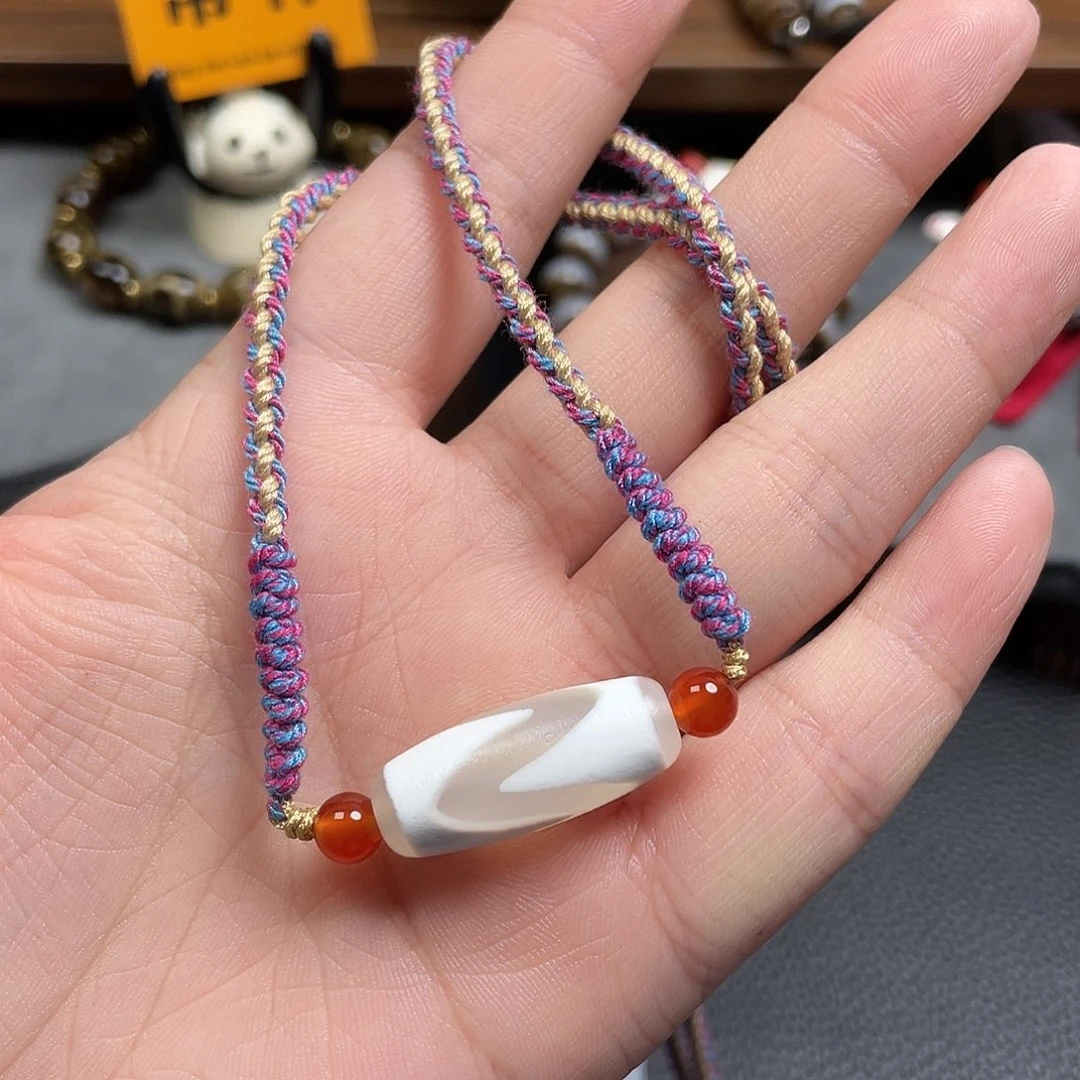 李***浍玛瑙/玉髓未镶嵌颈饰