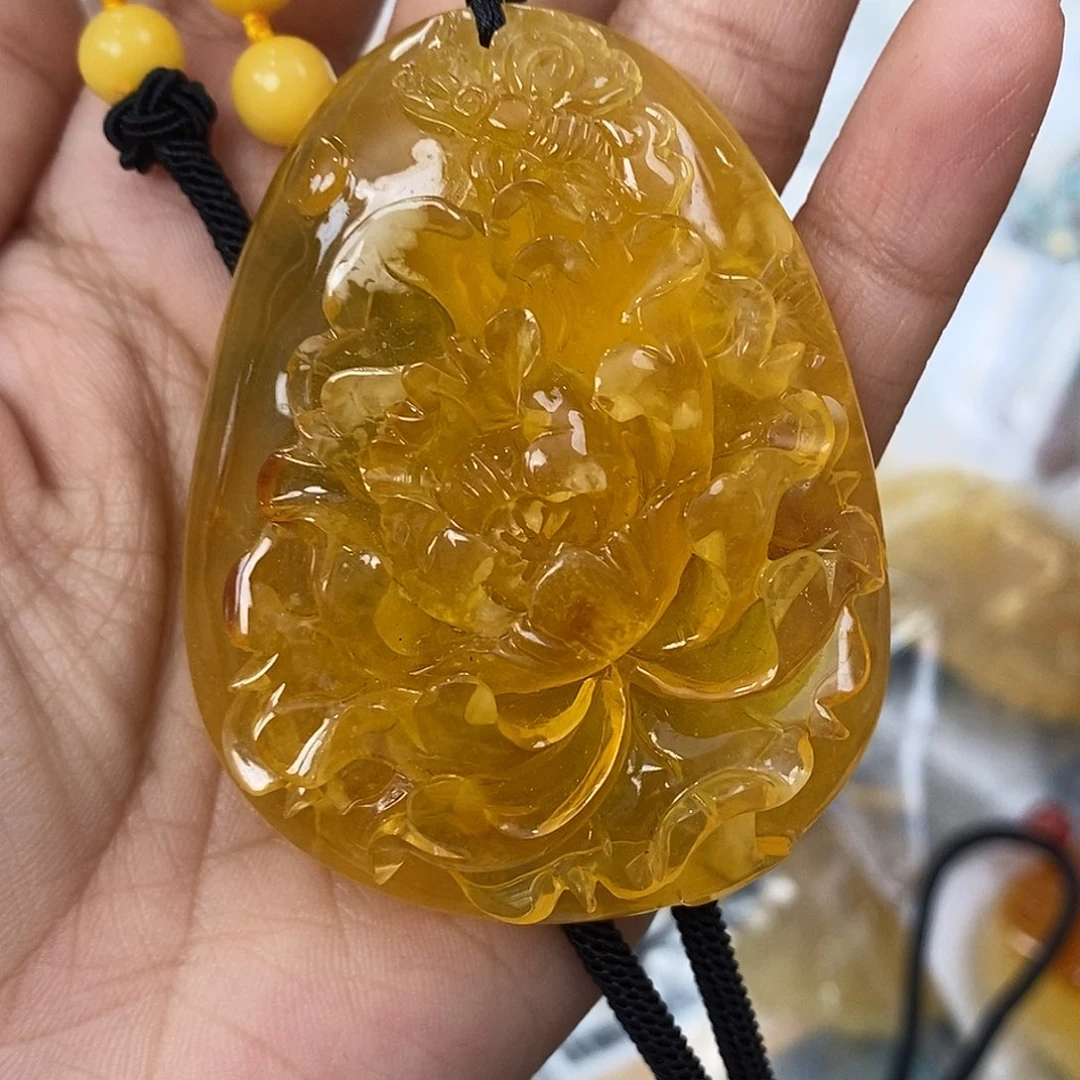 未镶嵌琥珀裸石吊坠