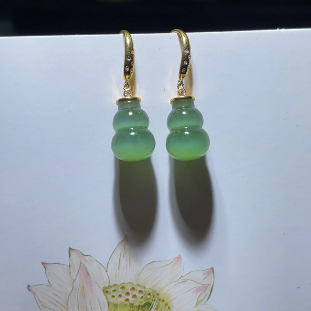 和田玉（碧玉）18K金镶嵌耳饰碧玉一线活猫葫芦耳坠