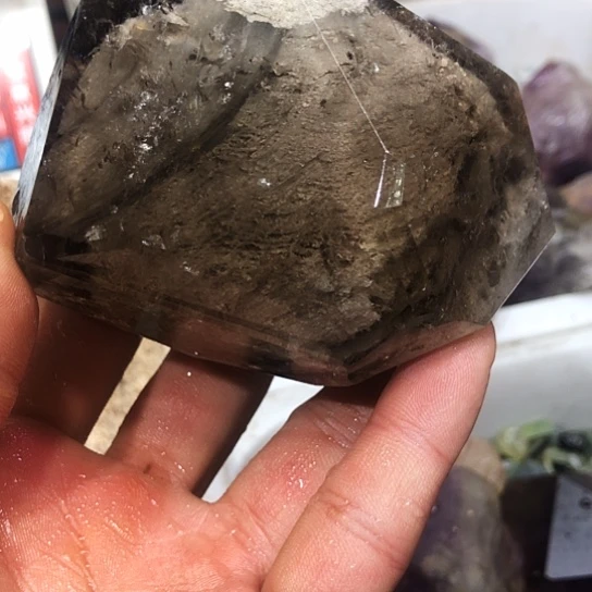 哒***比未镶嵌珠宝半成品水晶