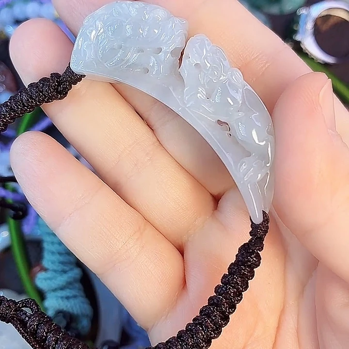 翡翠未镶嵌挂件7523