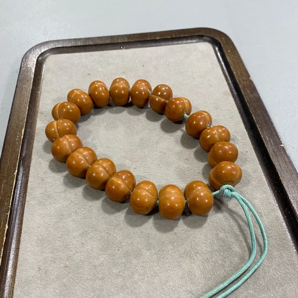 K134爱心屁桃猴头单圈手持