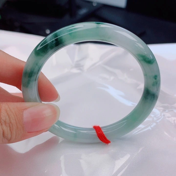 翡翠未镶嵌手镯（圆镯）52圈