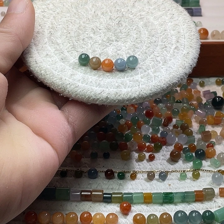 翡翠散珠未镶嵌定制翡翠卡7+，一组