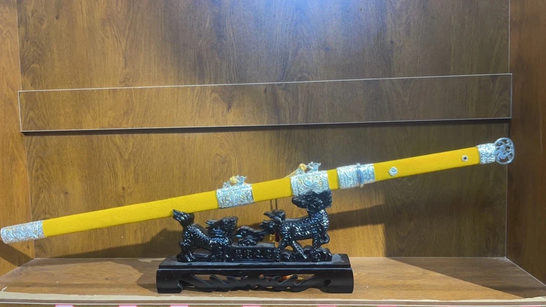 三枚合 四圣唐横刀  黄鱼皮白铜鎏银  未开刃