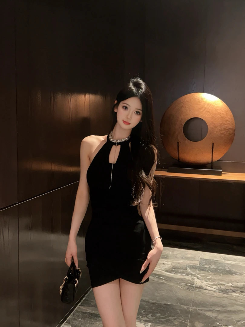 【CUTE专属】辣妹气质重工镶钻镂空挂脖收腰连衣裙紧身性感包臀裙