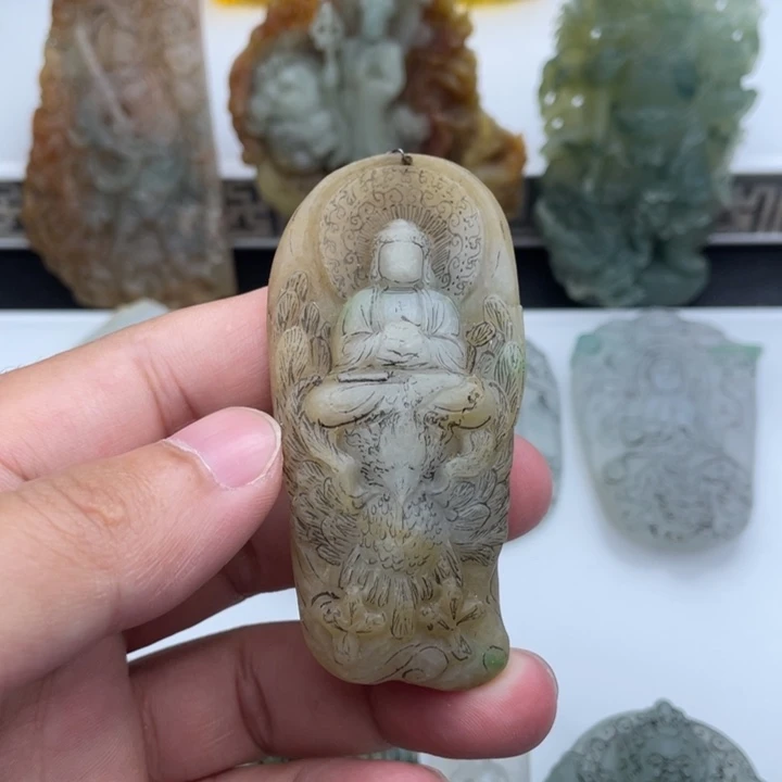 未镶嵌定制翡翠大日如来