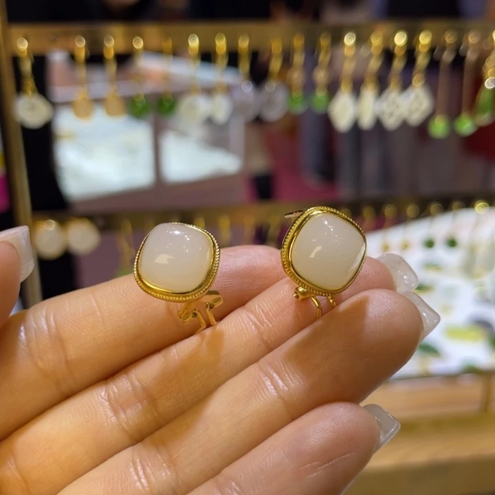 和田玉银S925镶嵌耳饰